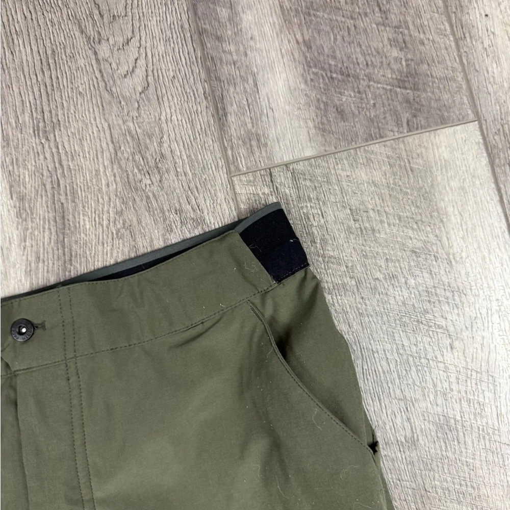 North Face Mens Olive Hiking Shorts‎